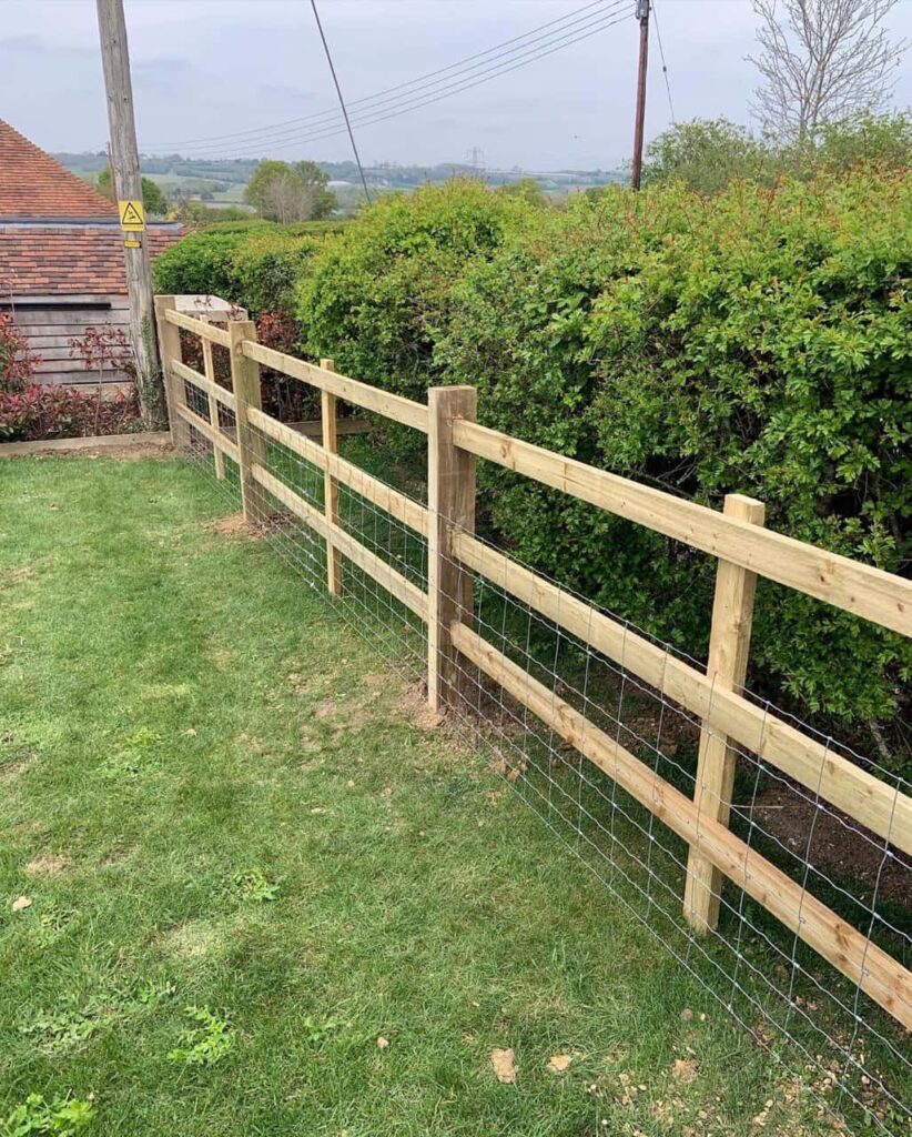 This is a photo of a picket fence and picket gate installed by Fast Fix Fencing Waterbeach